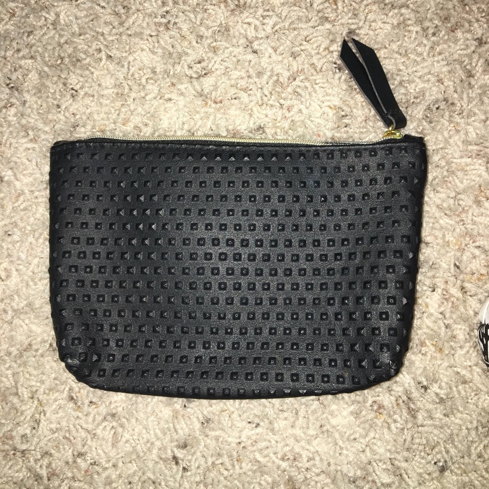 MAKEUP BAG